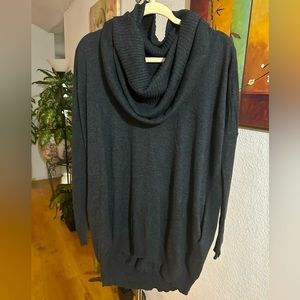 Victoria’s Secret oversized cowl/turtleneck  sweater size XS/TP